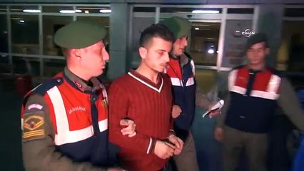 Annesine şiddet uygulayan babasını öldürdü