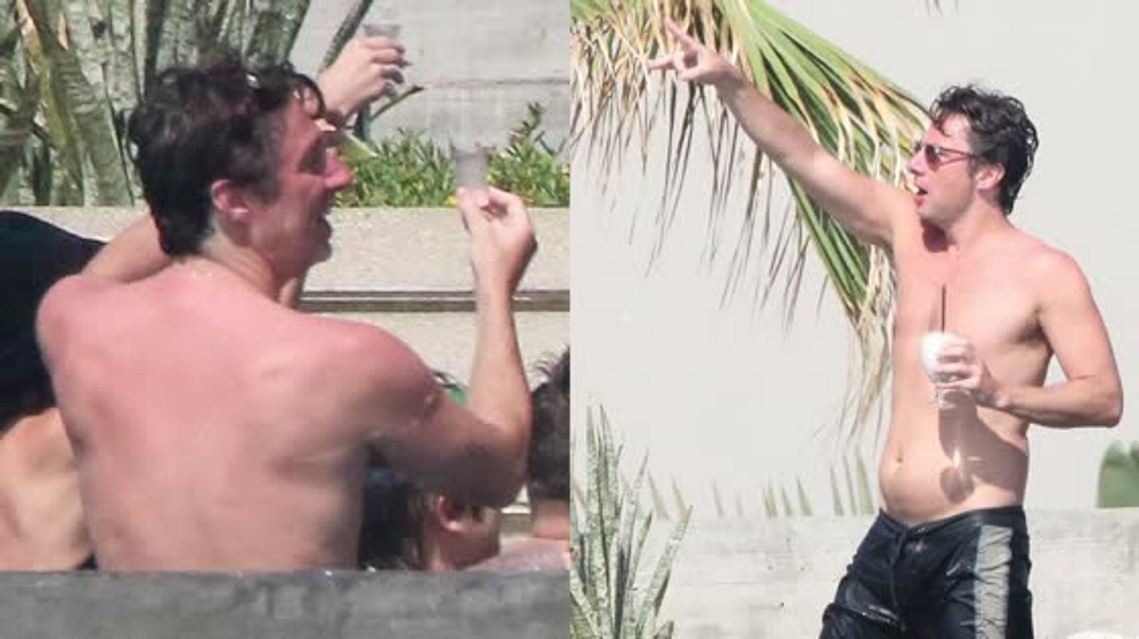 Zach Braff Parties It Up in Mexico