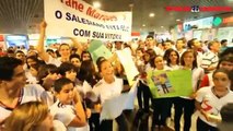 [JC] Yane Marques chega ao Recife e é recebida com festa no aeroporto