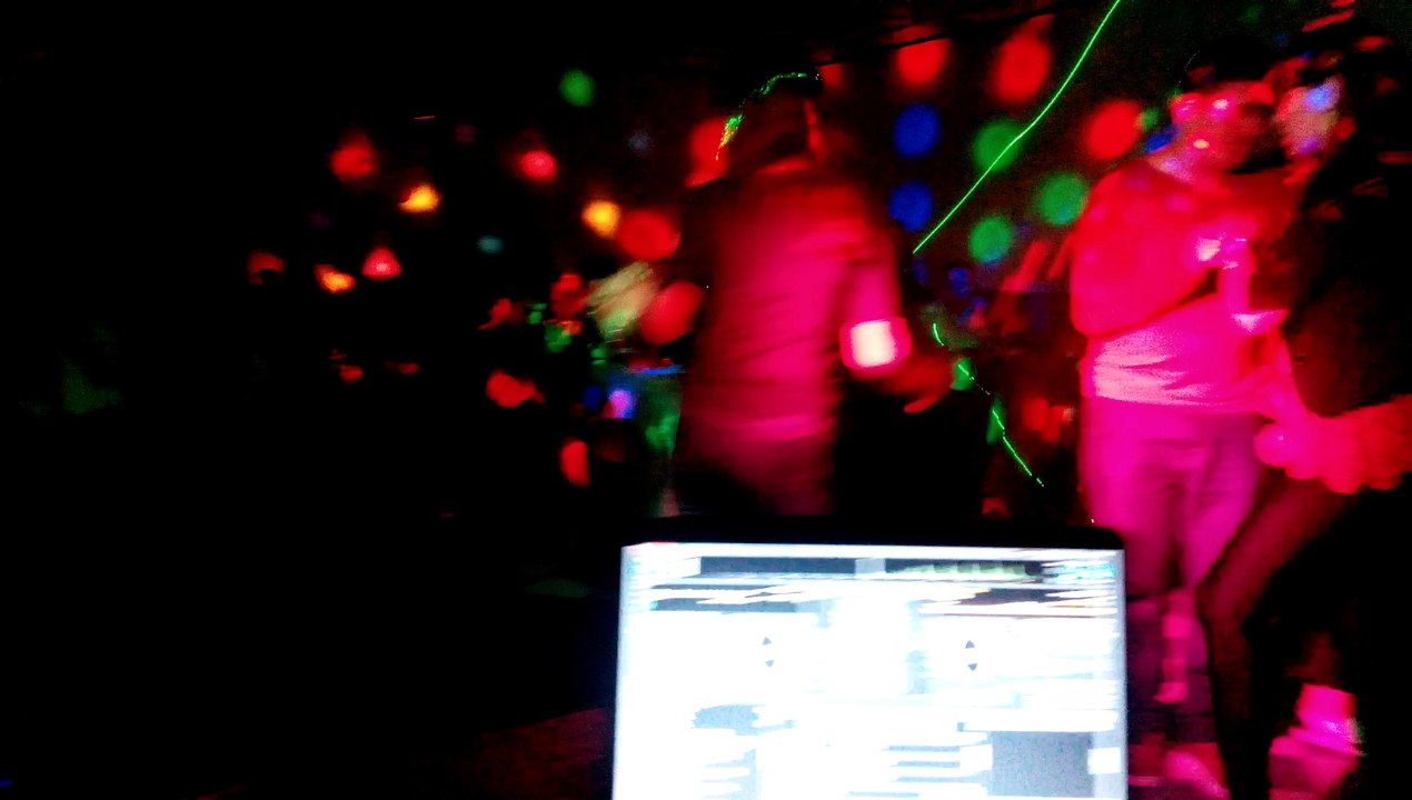 DISC JOCKEY desde $ 1000.- ce. 1553193354....  BANFIELD--TEMPERLEY--LANUS--AVELLANEDA