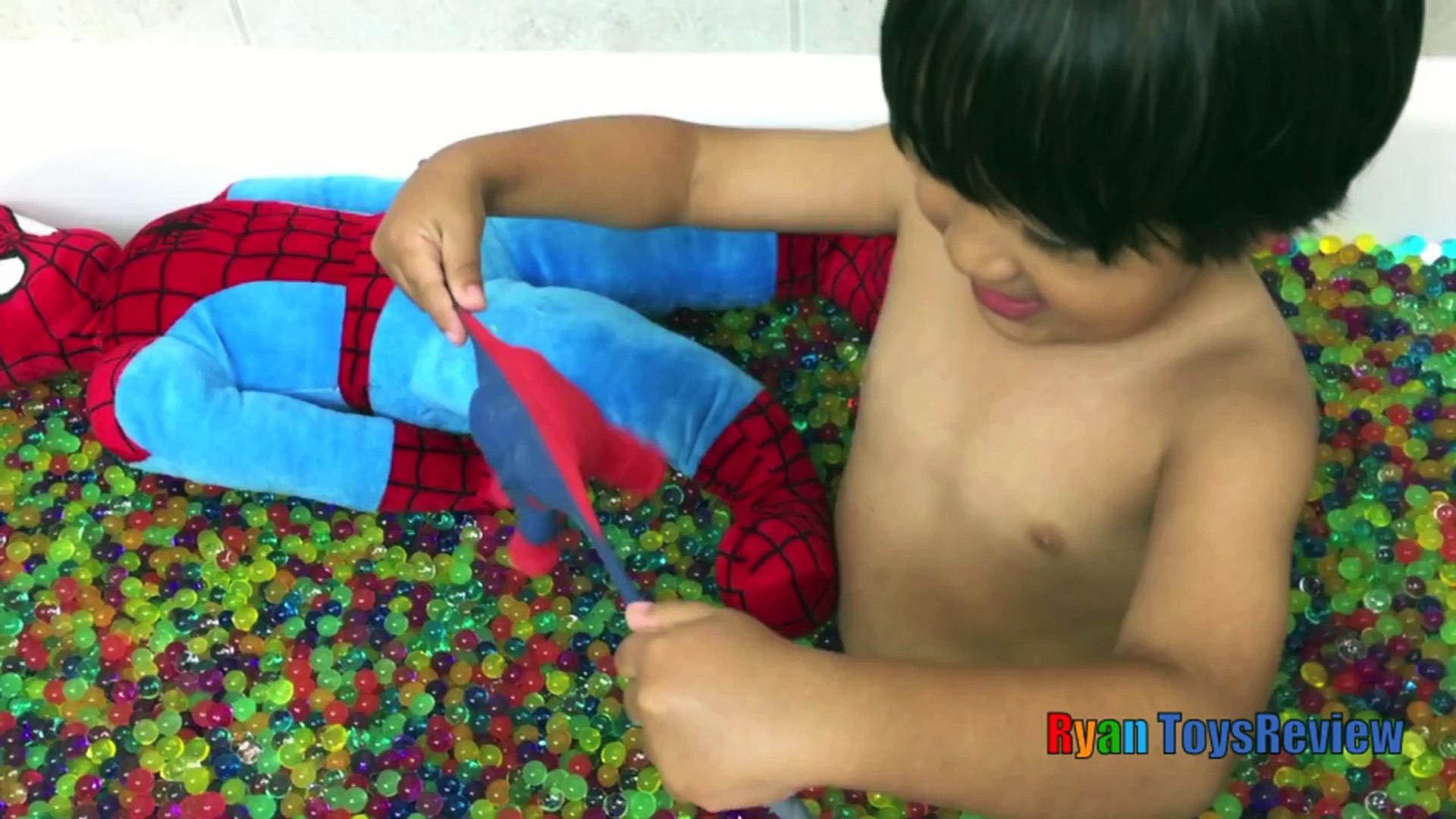 Orbeez Bath Spa SURPRISE TOYS Shopkins Spiderman Disney Cars McQueen Frozen Funko Ryan ToysReview