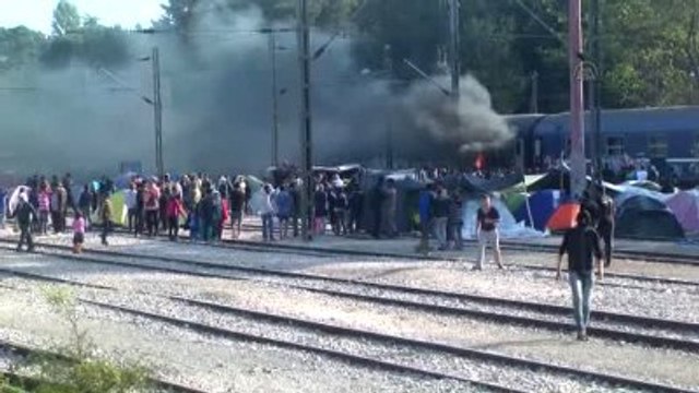 Avrupa'daki Sığınmacı Krizi - Suriyeli ve Iraklı Sığınmacılar Arasında Kavga Çıktı