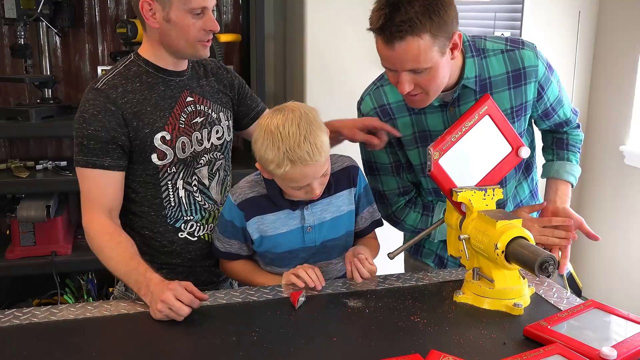 What's inside an Etch A Sketch