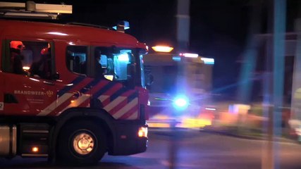 Automobilist botst op boom in Mussel - RTV Noord