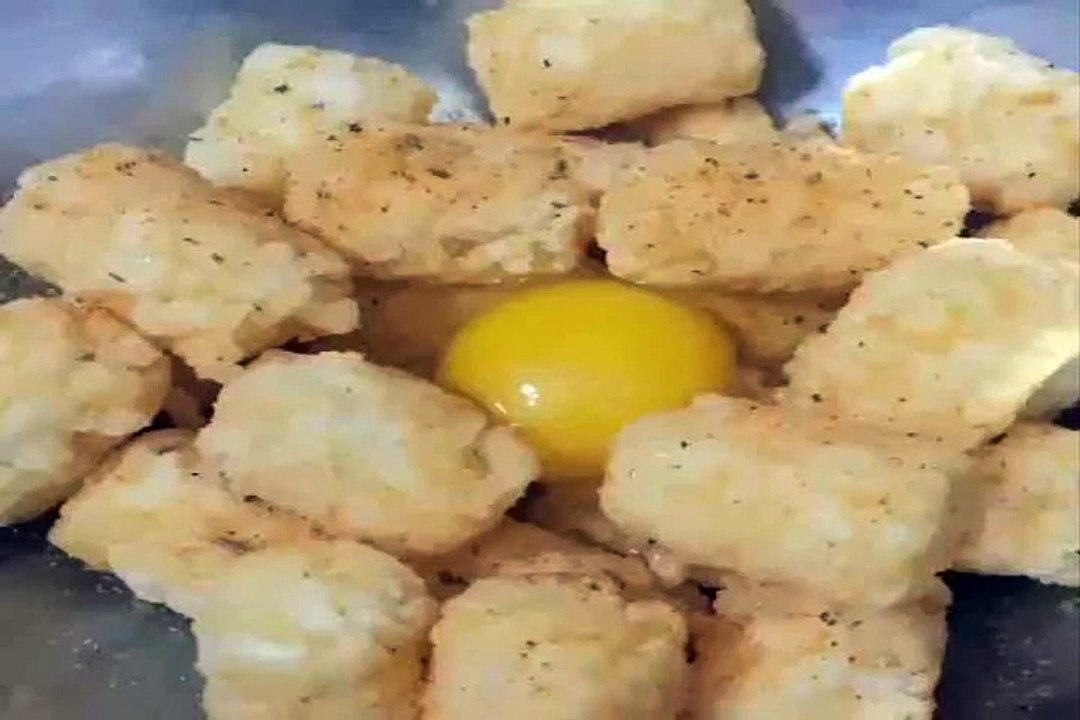 How to make a HASH BROWN BUNS breakfast sandwich