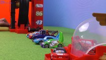 SUPER STUNTIN ACTION! Lightspeed loopin launcher from Disney Cars Toys Story Set カーズ 2016