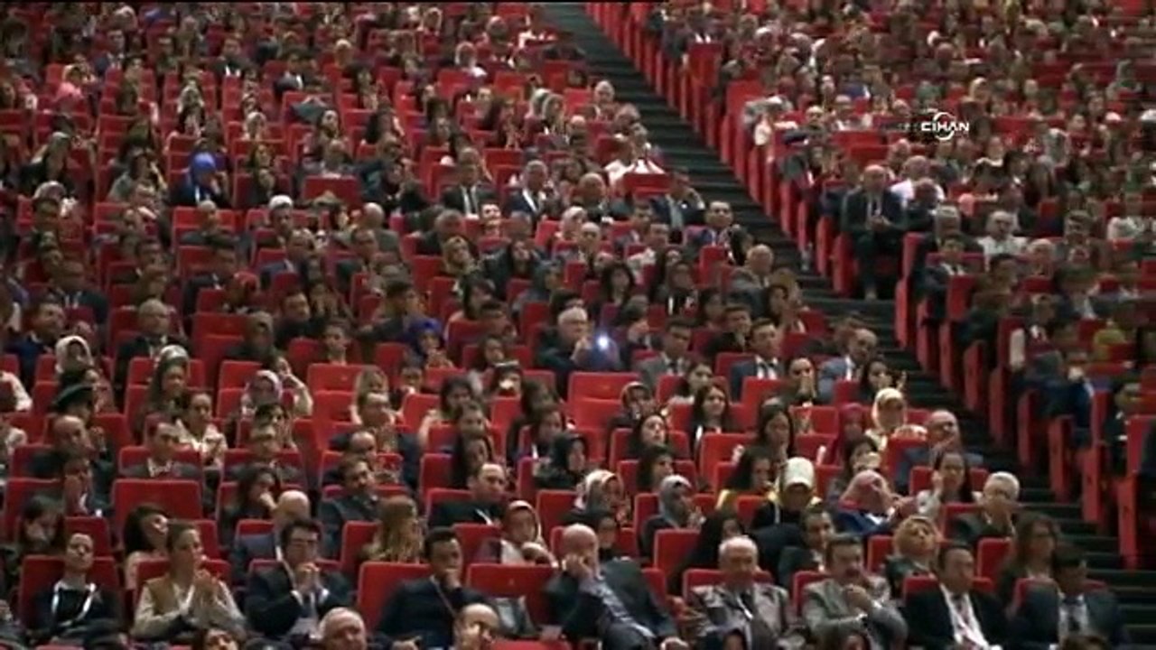 Davutoğlu: Yeni nesillerin nesneleşmesini istemiyoruz, özneleşmesini istiyoruz