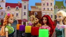 Anna & Elsa Attack Disney Villains helped by Princesses. DisneyToysFan