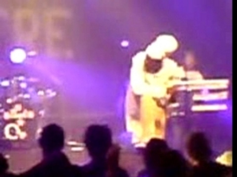 SIZZLA élysée montmartre 17/06/07 10/11