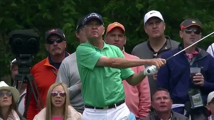 Tải video: Trois golfeurs réalisent un hole-in-one sur le même trou