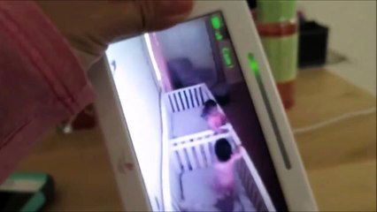 Une maman surprend ses jumeaux en pleine fiesta alors qu'ils devraient dormir