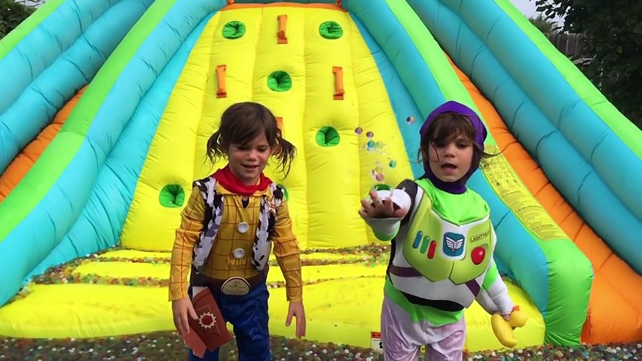 Toy Story - Orbeez Water Slide!! Woody & Buzz Lightyear