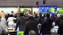 Aprovado relatório a favor do impeachment de Dilma