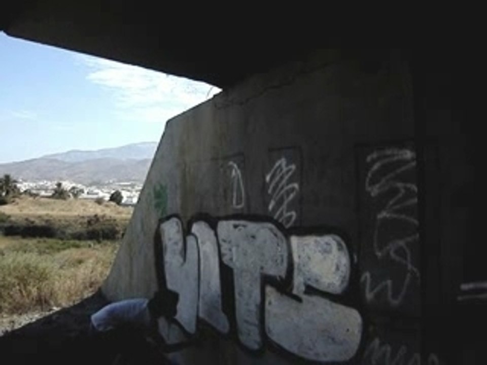 plata en el puente