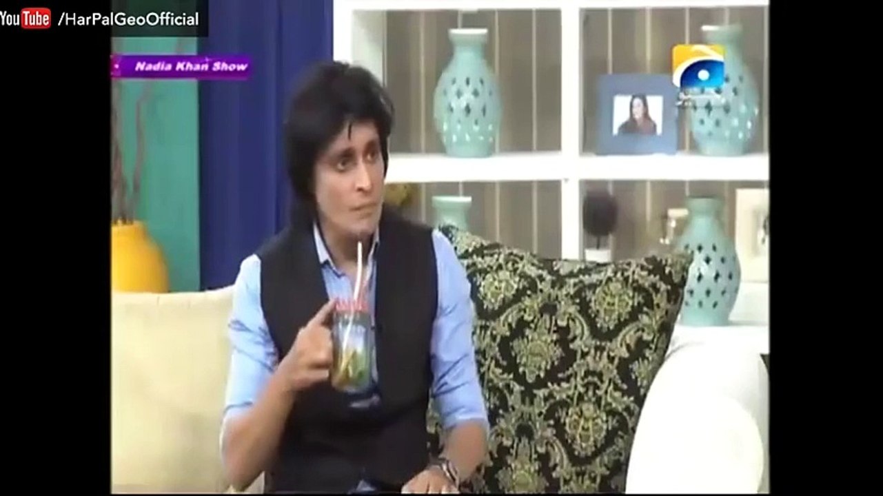 Check the Reaction of Sahir Lodhi When Nadia Khan Asked “Kabhi Waxing Ya Threa