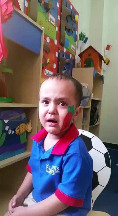 kitna pyara bacha ha Masha Allah