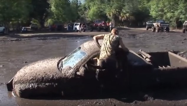 Extreme Road Idiot People - Stupid people doing stupid things #3 | Insolite de la route n°3 | Avril 2016