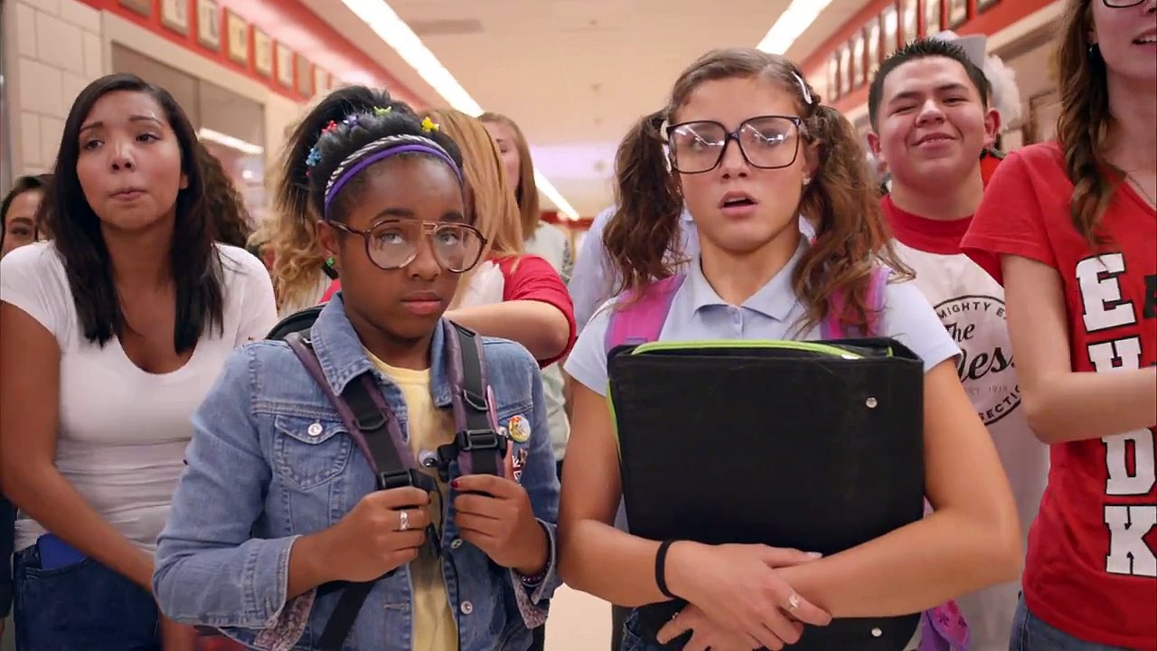 High School Dance Battle - Geeks vs. Cool Kids! (4K)