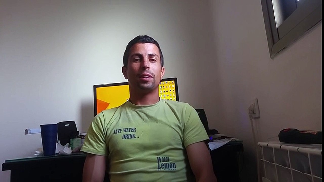 אבי מהצוות של אילה כהן מאפרת מקצועית עד הבית -הוזלת מחירים של מוצרי איפור