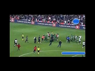 Quaresma perde a cabeça e vê o vermelho direto