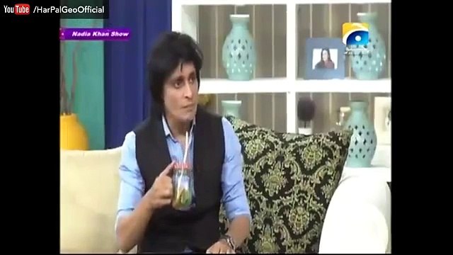 Check the Reaction of Sahir Lodhi When Nadia Khan Asked “Kabhi Waxing Ya Threading Karwai Hai “