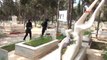 Mersin Ailesi Kızlarının Katilinin Öldürülmesinin Ardından Özgecan' In Mezarını Ziyaret Etti-2