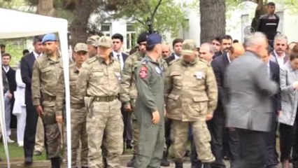 Télécharger la video: Şehit Jandarma Uzman Çavuş Uysal İçin Tören