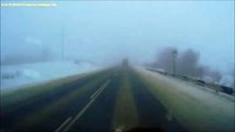 Crash violent : Il tente de doubler en plein brouillard