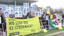 AI le recuerda a Peña Nieto en Berlín los 43 desaparecidos de Ayotzinapa