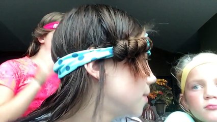 Un chat se coince la tête dans un abat-jour et fait hurler de panique trois fillettes