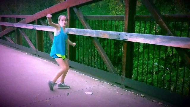 Эта девочка взорвала Интернет своим невероятным танцем