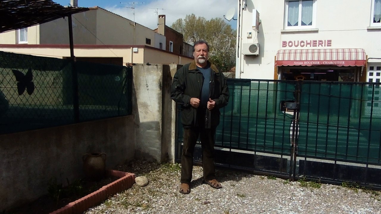 Dégainé du couteau porté à la hanche gauche par Jean-Paul BINDEL, Hanshi