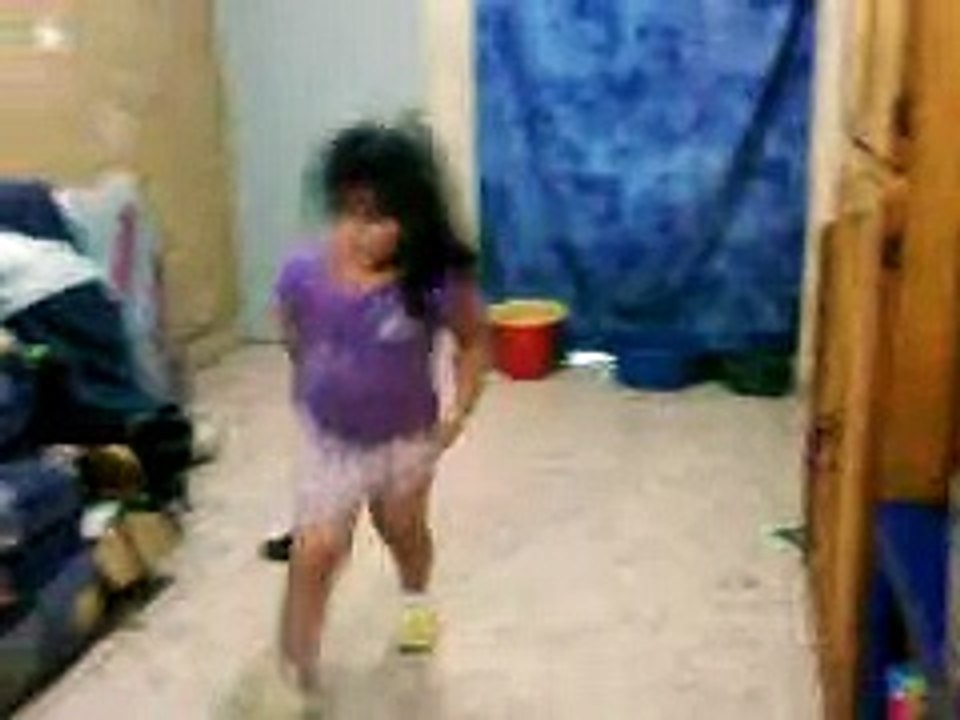 La gordinfliquis bailando zacatillo y yo no se  mañana