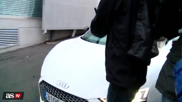 CR7 se irrita e buzina para cinegrafista na chegada para a concentração do Real