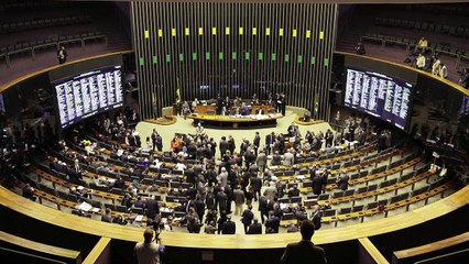 Ações sobem com avanço do impeachment na Câmara