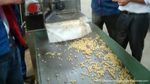 Commercial full automatic Round breakfast cereal making machine    Also customized shape as your wis