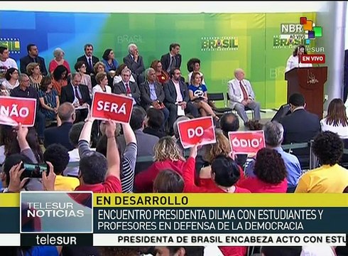 Estudiantes y docentes brasileños dan espaldarazo a Dilma Roussef