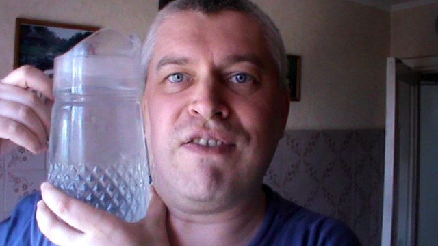 Мужик пьёт воду Прикол