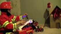 FIRE FIRE FIRE!!! Firefighter and Police Rescue toys in action! HD