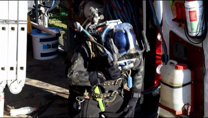 Dragage spectaculaire de l'Escaut en centre-ville à Tournai