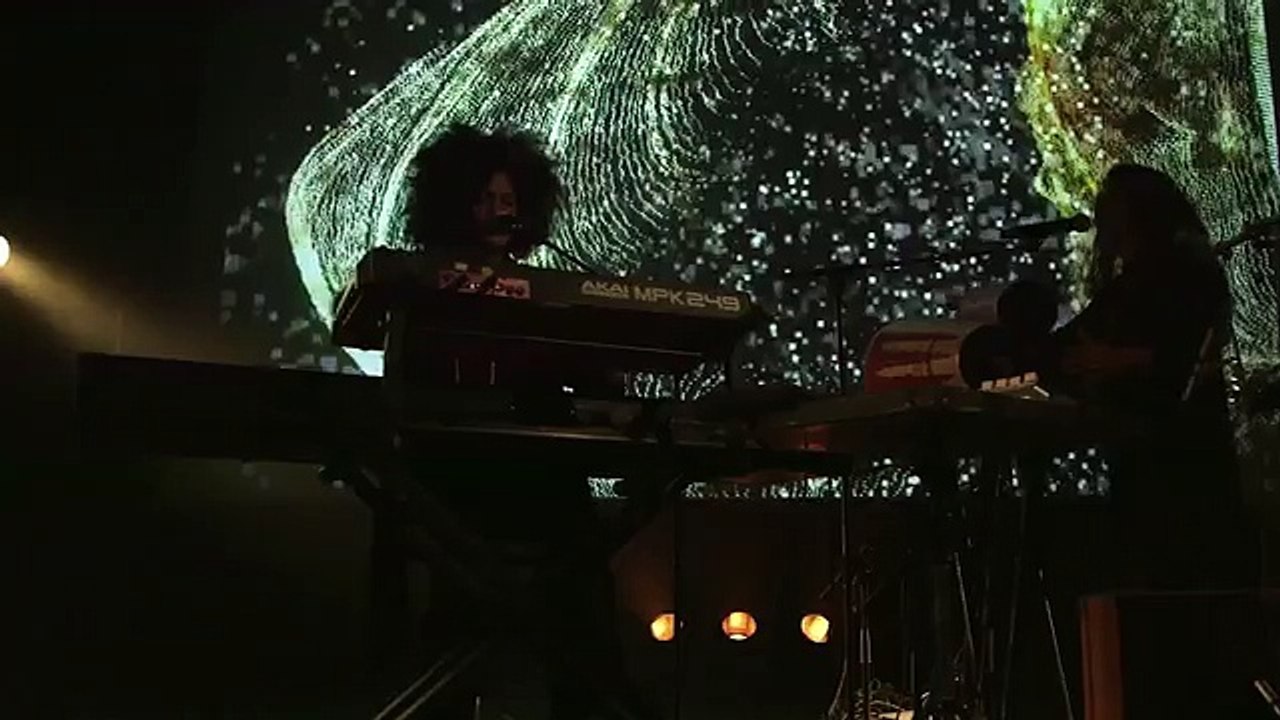 Ibeyi (full concert) - Live @ Trianon 38