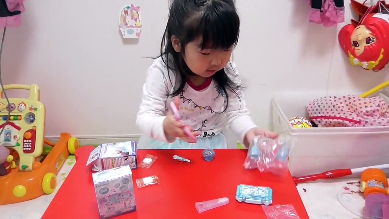 アナ雪のプリンセスメイクアップセットで遊んでみたよ