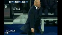 Quand Zidane craque son pantalon