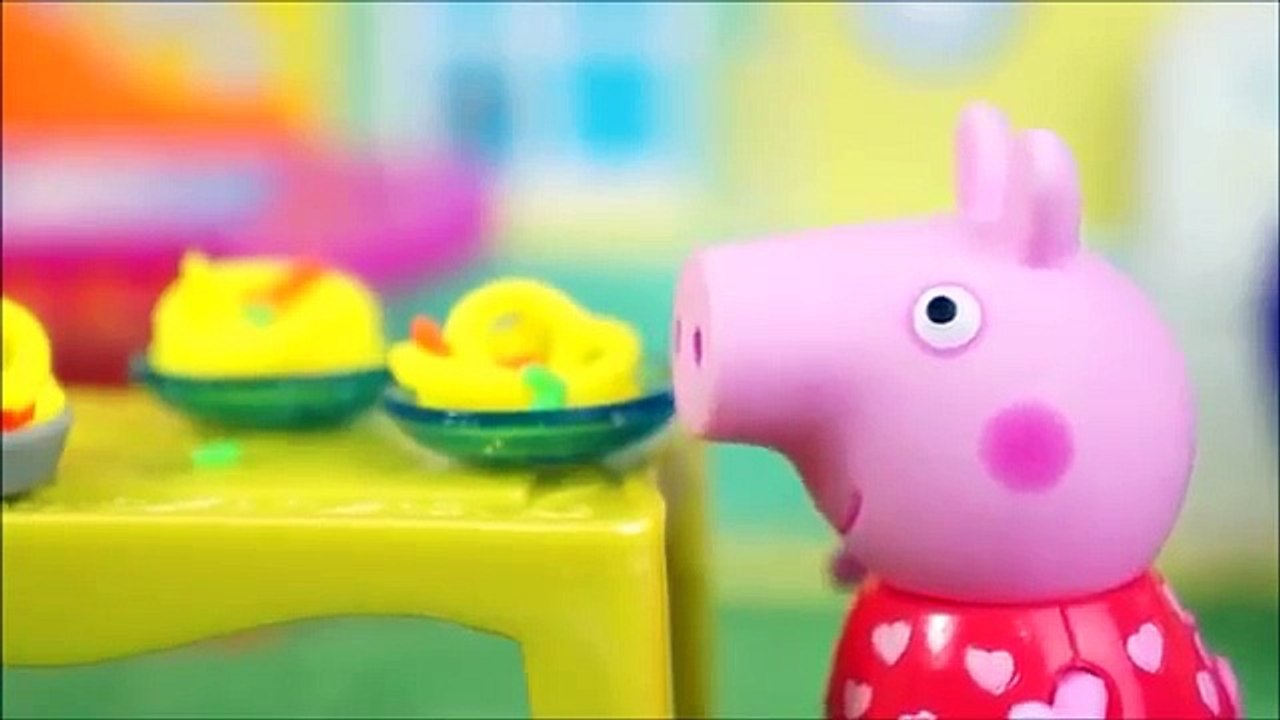 PIG GEORGE DA FAMÍLIA PEPPA PIG NÃO QUER COMER MACARRÃO! COMPLETO EM PORTUGUES