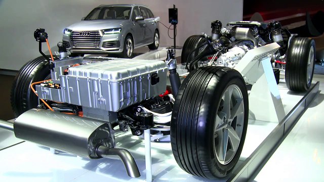 2016 Audi Q7 e tron 3.0 TDI Quattro - Museum Exponat