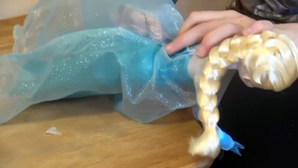 ELSA Disney 16 Singing Doll - FROZEN - Let it Go!