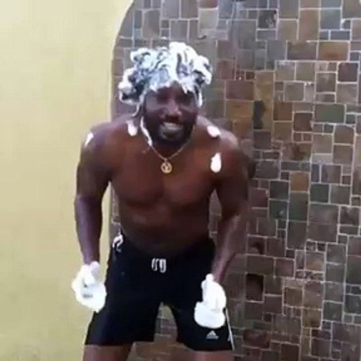Chris Gaal. . take a bath in open