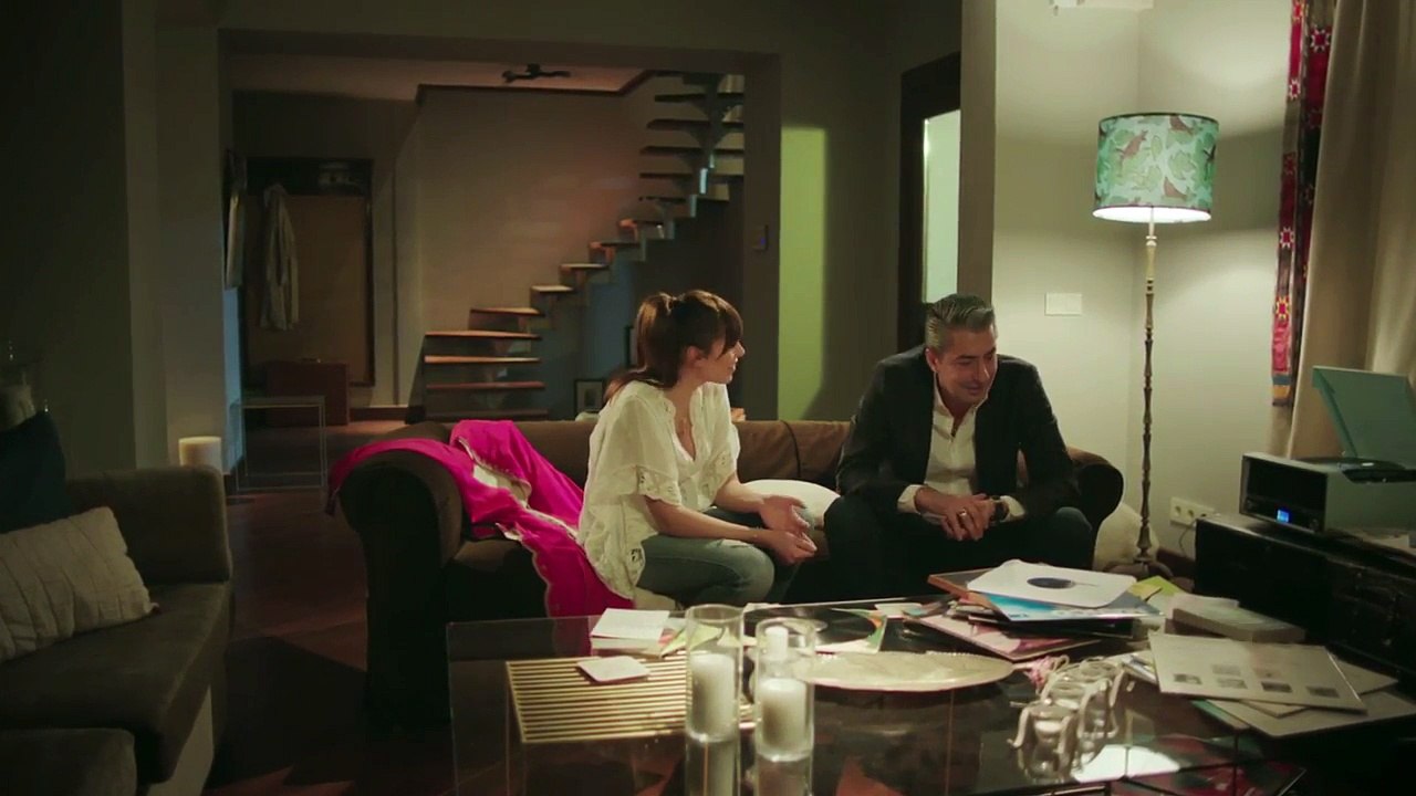 Paramparça 61. Bölüm | Barış Manço - Kol Düğmeleri