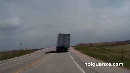 ---Truck driver super - dump the wind blowing inside the car while driving is