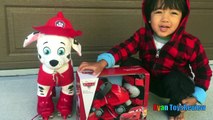 First time Roller Skating on Disney Pixar Cars Lightning McQueen Paw Patrol Marshall Ryan ToysReview